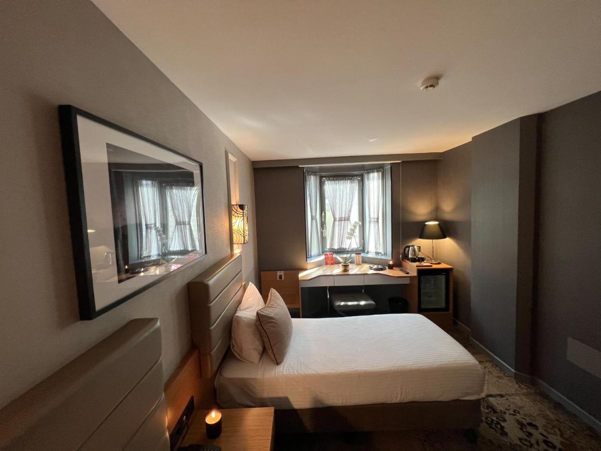 Hotel Seasons Istanbul